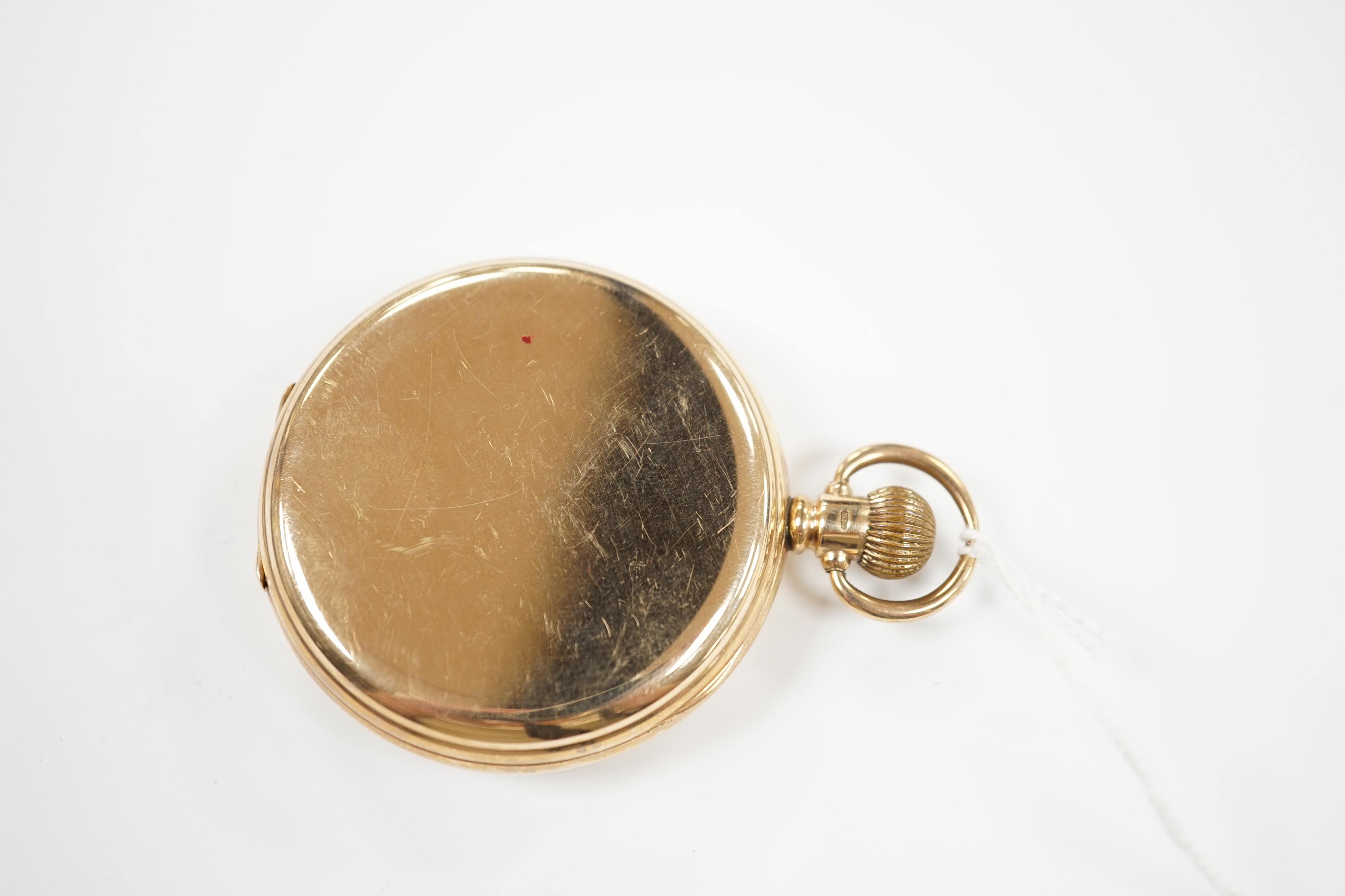 A George V 9ct gold keyless hunter pocket watch by Waltham, case diameter 50mm, gross weight 105.4 grams.